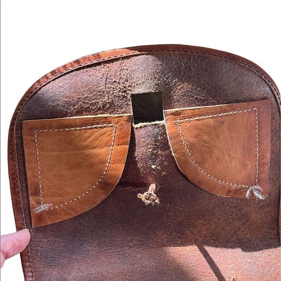 Vintage Leather Handcrafted Crossbody Handbag - Picture 12 of 12